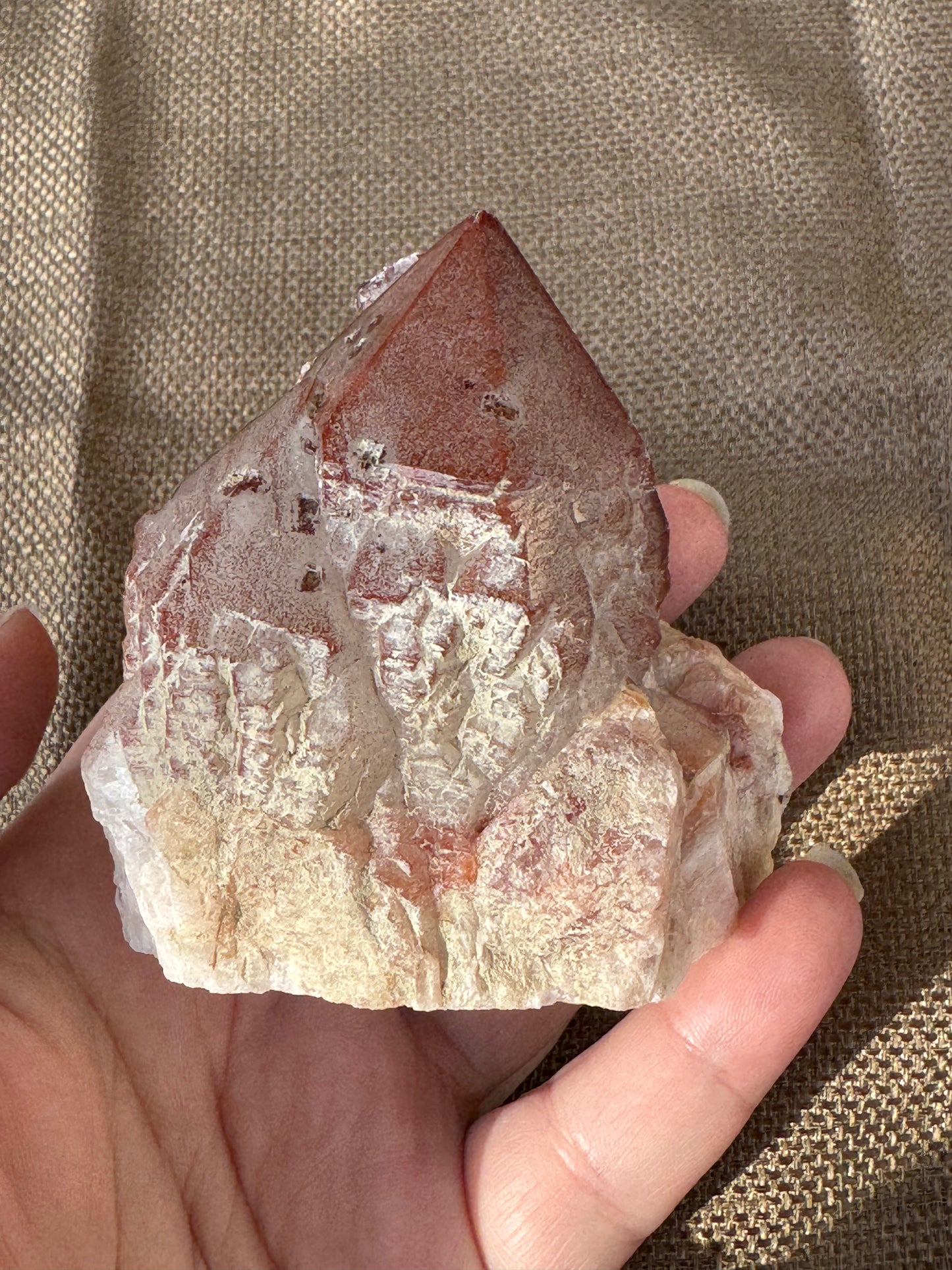 Hematite in Quartz Clusters